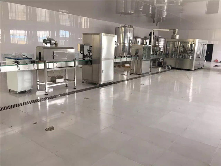 易拉罐灌裝機在灌裝生產線的應用上起著重要作用