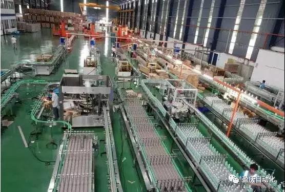 灌裝機，水灌裝機，瓶裝水灌裝機，礦泉水灌裝機，純凈水灌裝機，山泉水灌裝機，弱堿水灌裝機，梳打水灌裝機